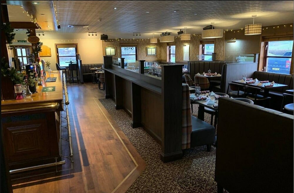 Фото Standing Stones Hotel