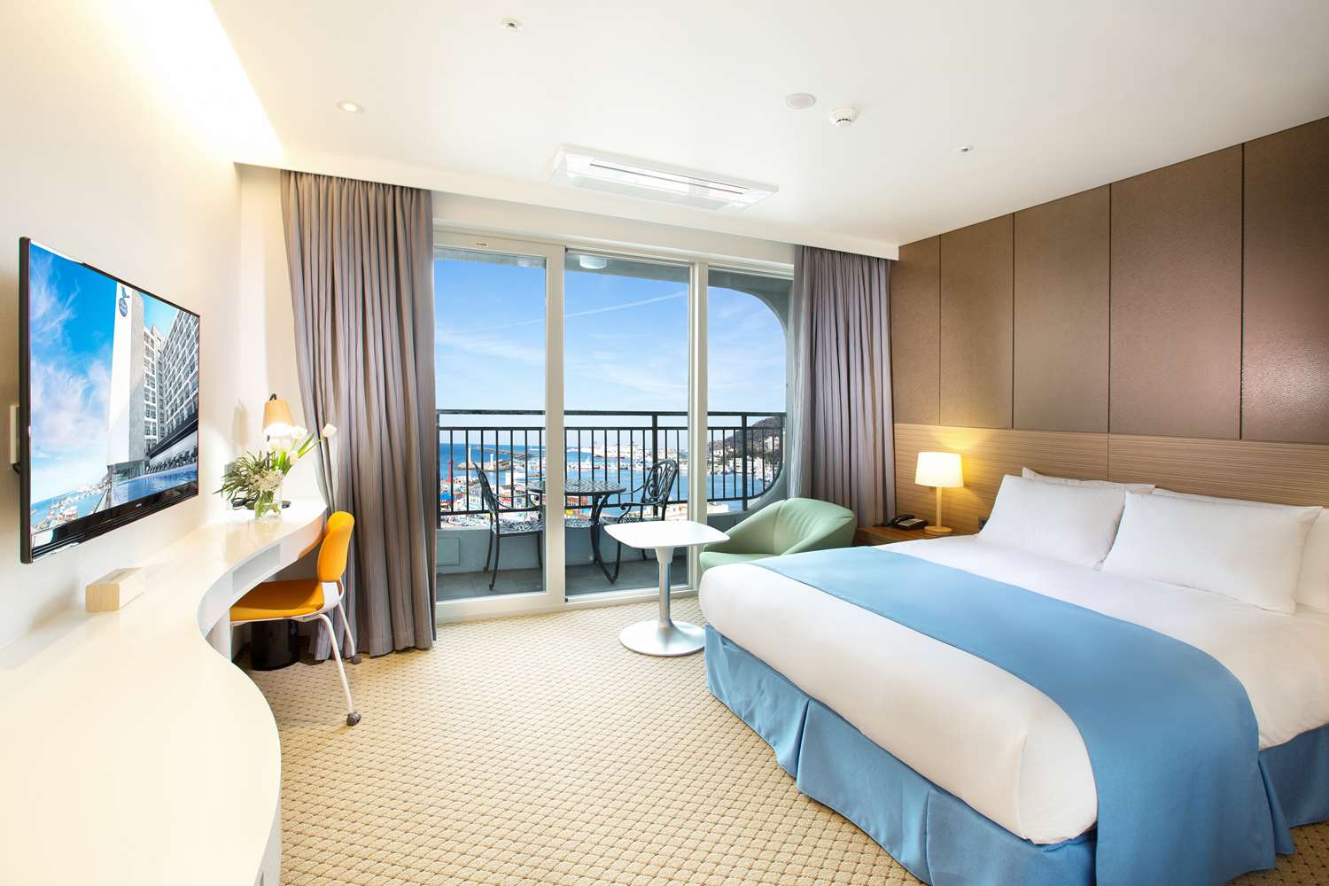 Фото Whistle Lark