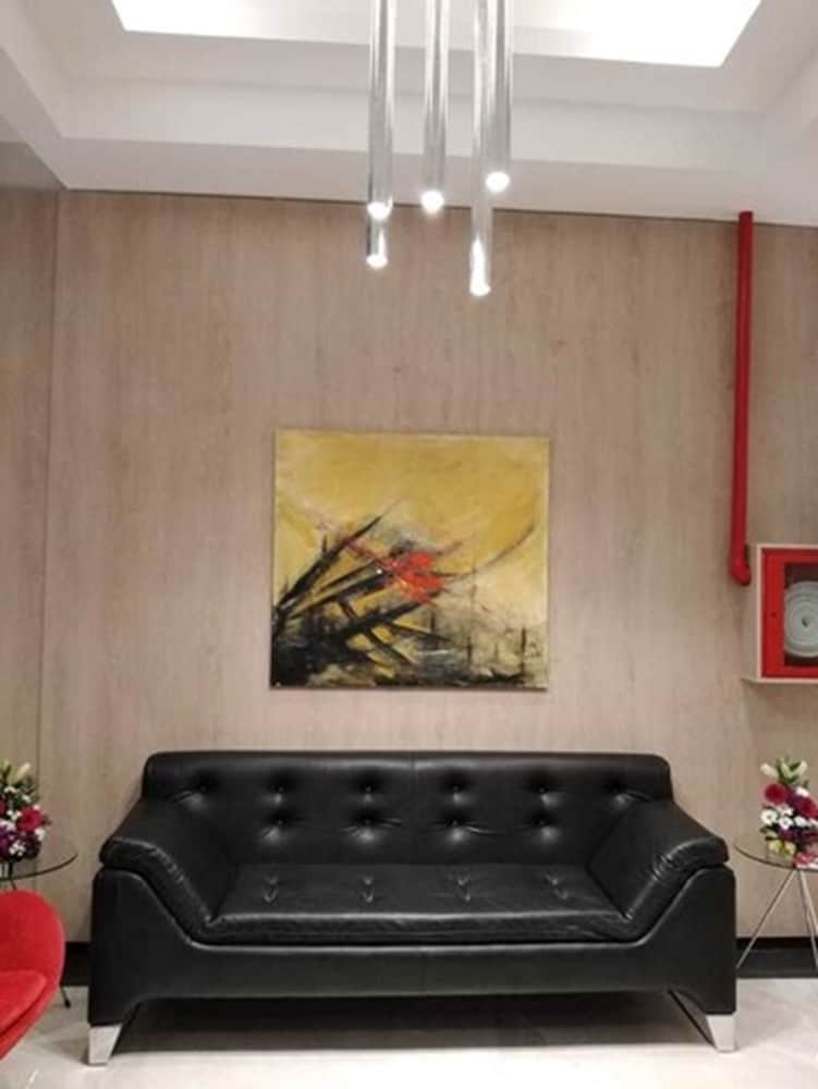 Фото Amerian Rafaela Hotel