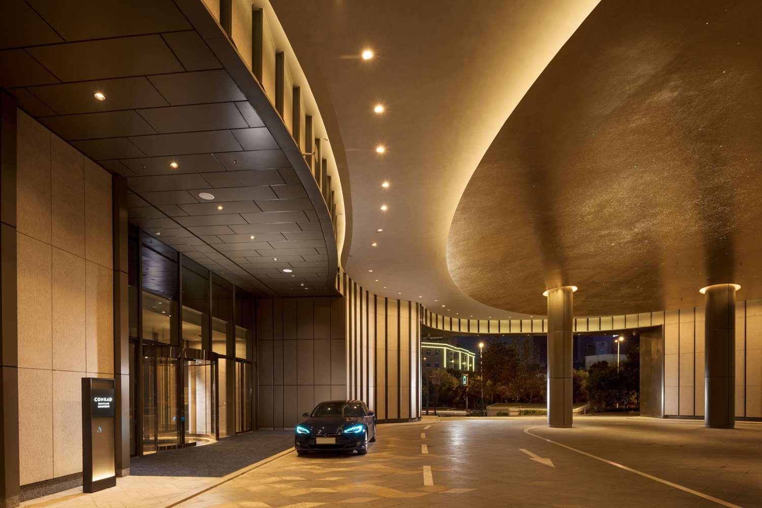 Фото Conrad Shenyang