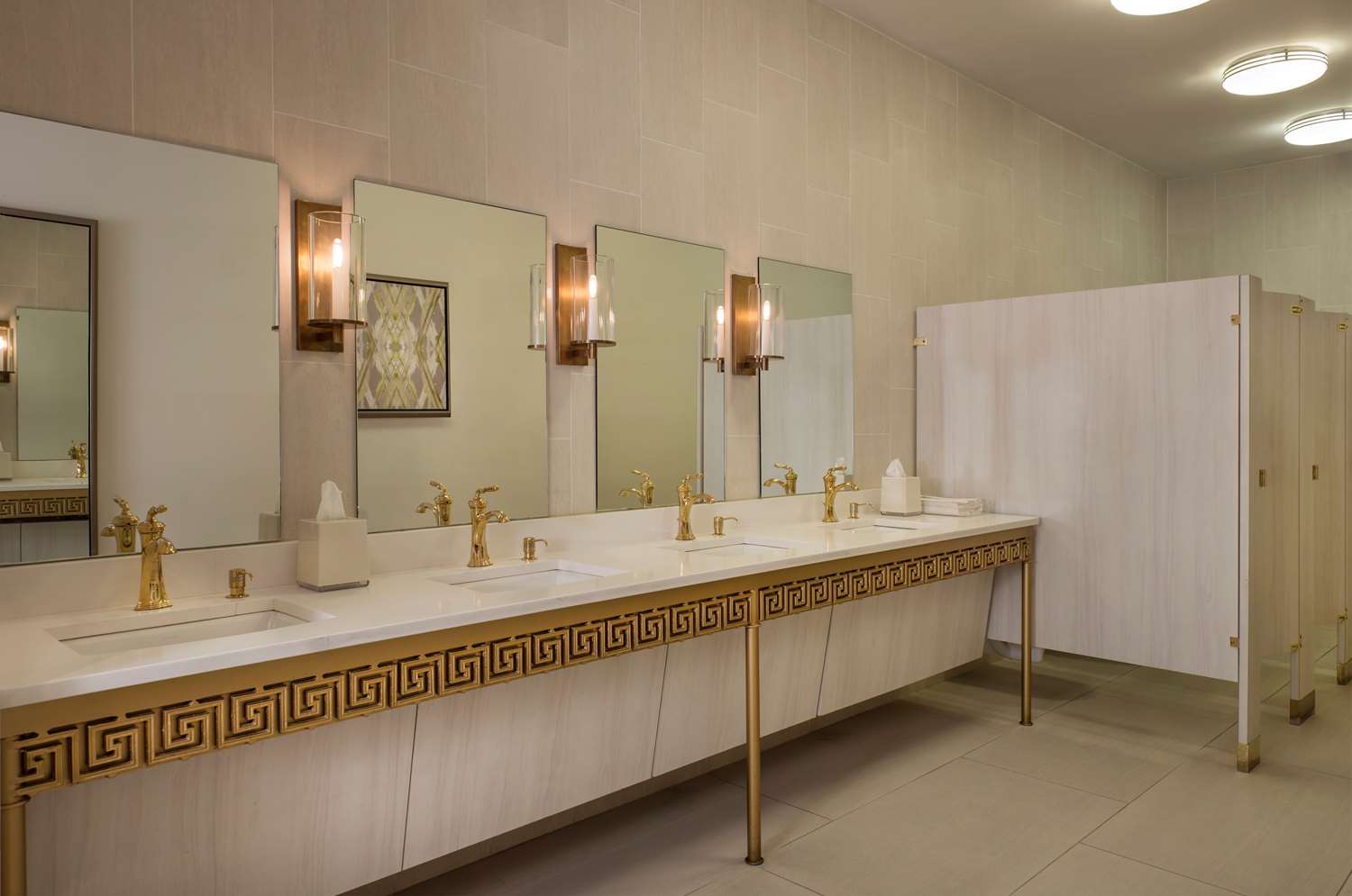 Фото DoubleTree by Hilton Hotel Dallas – Love Field