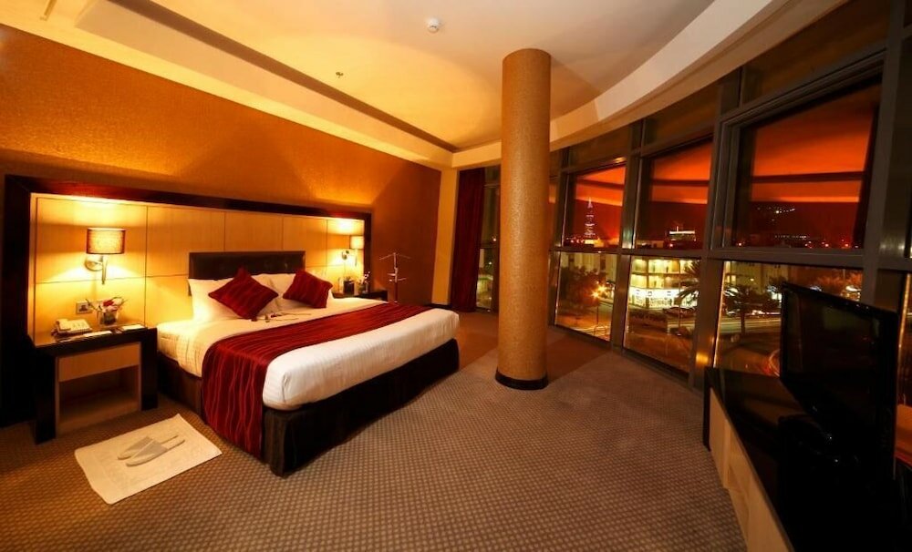 Фото Sunday Business Avenue