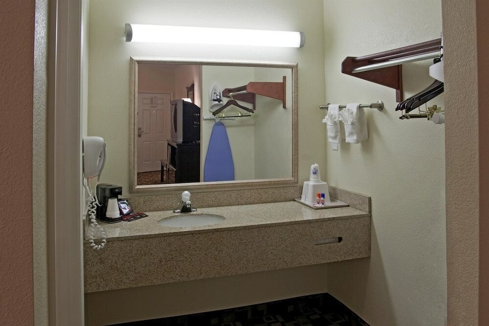 Фото Americas Best Value Inn Byhalia