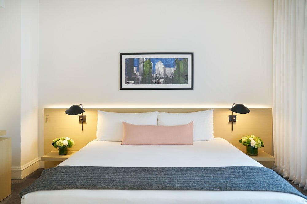 Фото Ambassador Chicago