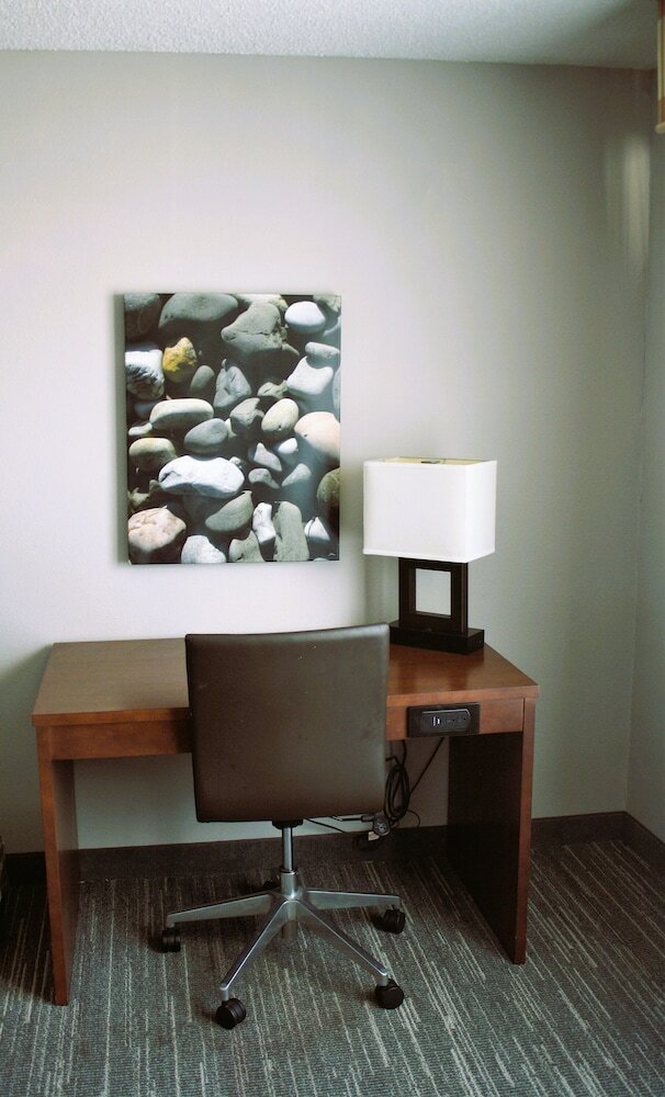 Фото Country Inn & Suites by Radisson, Salina, Ks