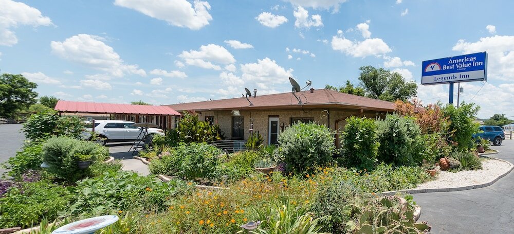 Фото Americas Best Value Inn The Legends Inn