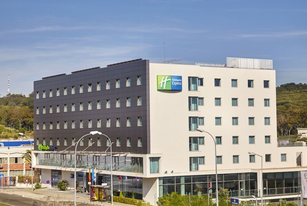Фото Holiday Inn Express Lisbon Alfragide, an Ihg Hotel