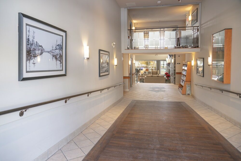 Фото Pocaterra Inn and Waterslide