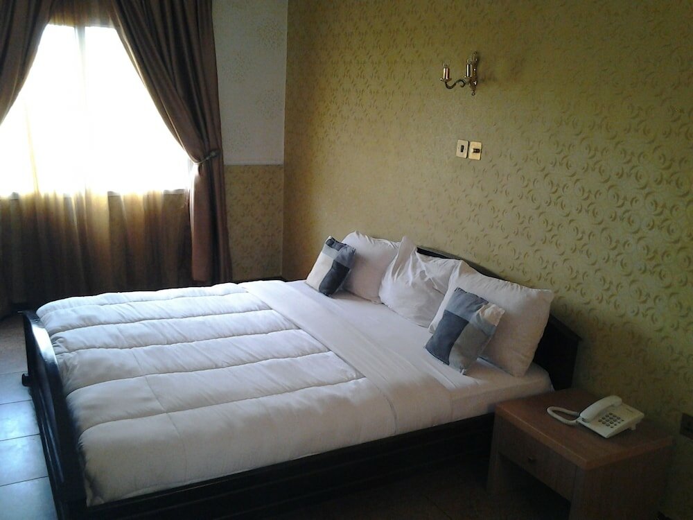 Фото Thornberry Savannah Suite Hotel