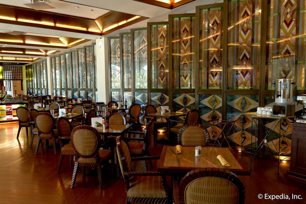 Фото Waterfront Airport Hotel & Casino