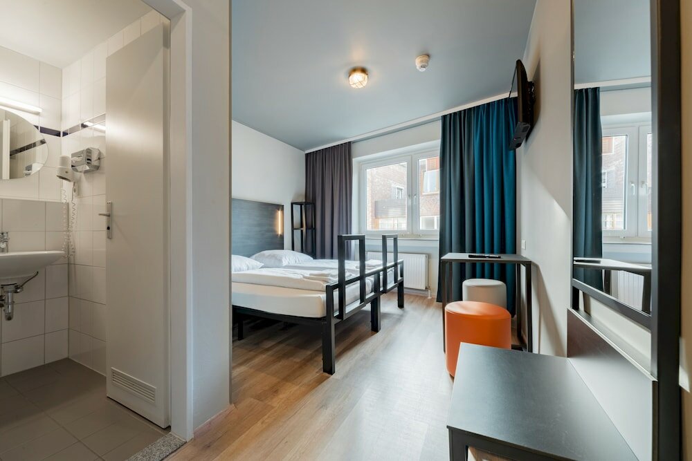 Фото a&o Köln Dom