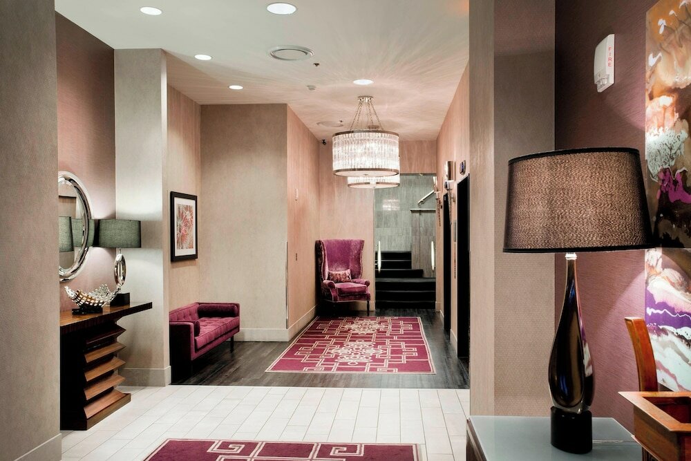 Фото Ambassador Hotel Wichita, Autograph Collection