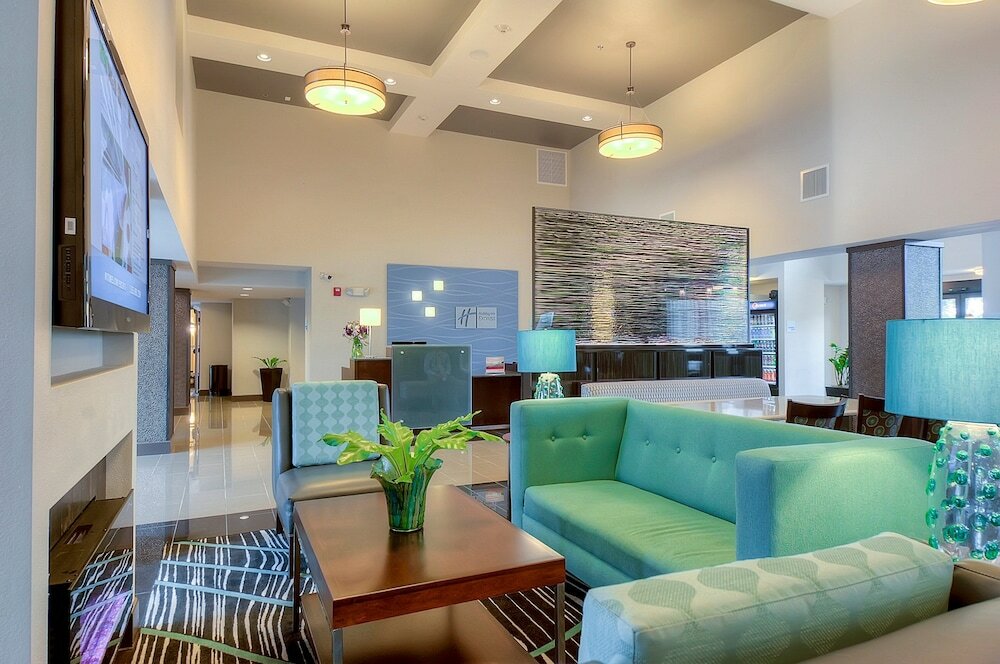 Фото Holiday Inn Express Hotel & Suites Carlsbad Beach, an Ihg Hotel