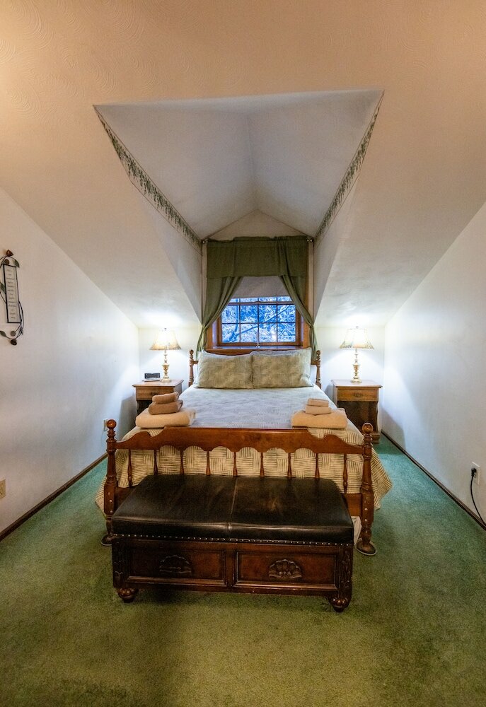 Фото 7 Gables Inn & Suites