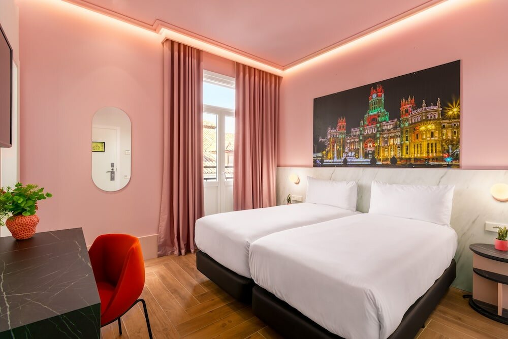 Фото Ikonik Gran VIA