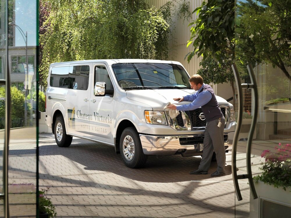 Фото Chateau Victoria Hotel & Suites