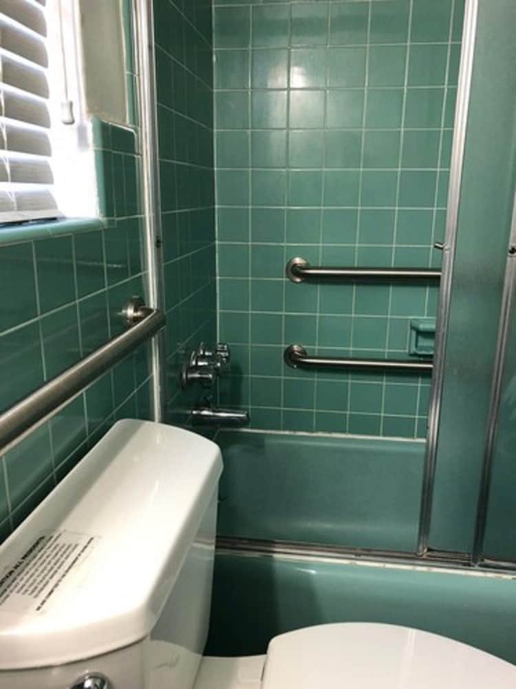 Фото May-Dee Suites