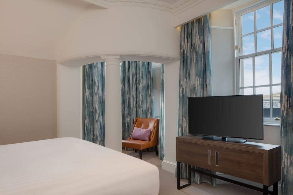 Фото Hilton Edinburgh Carlton