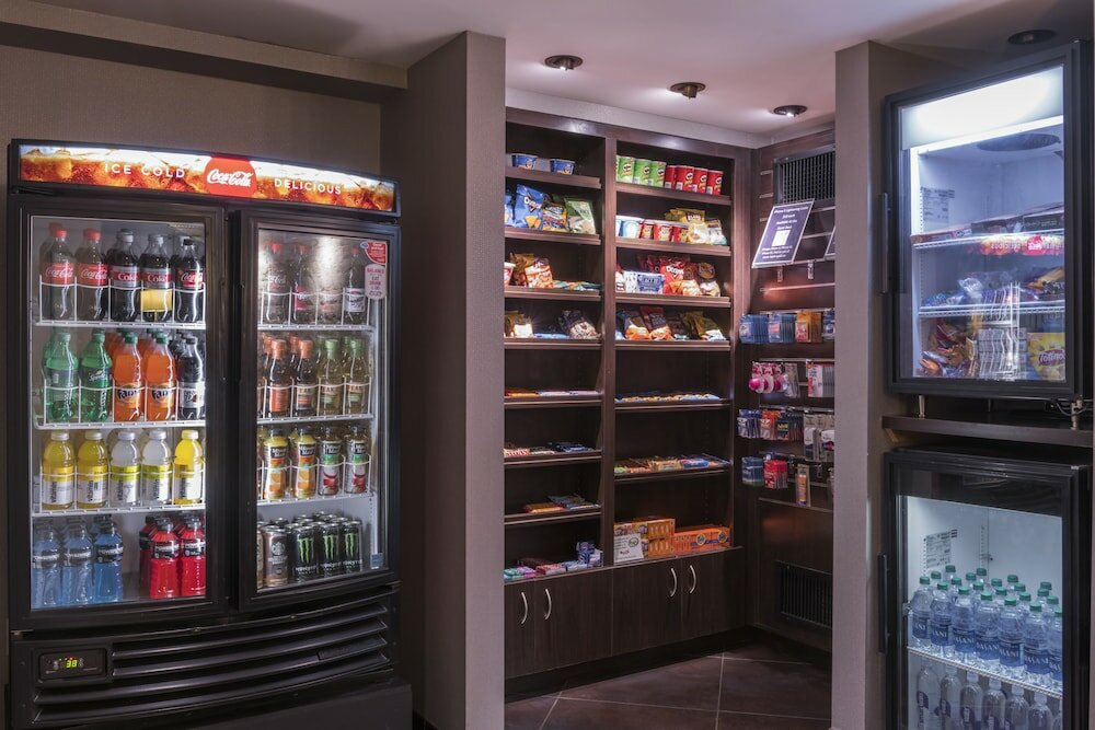 Фото Holiday Inn & Suites Phoenix Airport North, an Ihg Hotel