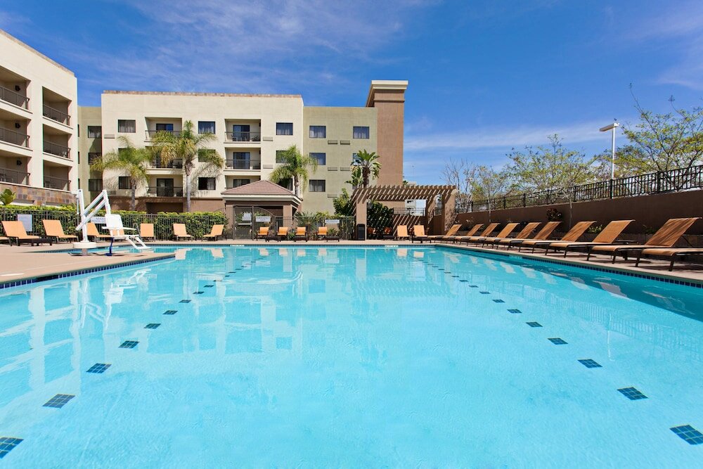 Фото Courtyard by Marriott San Diego Central