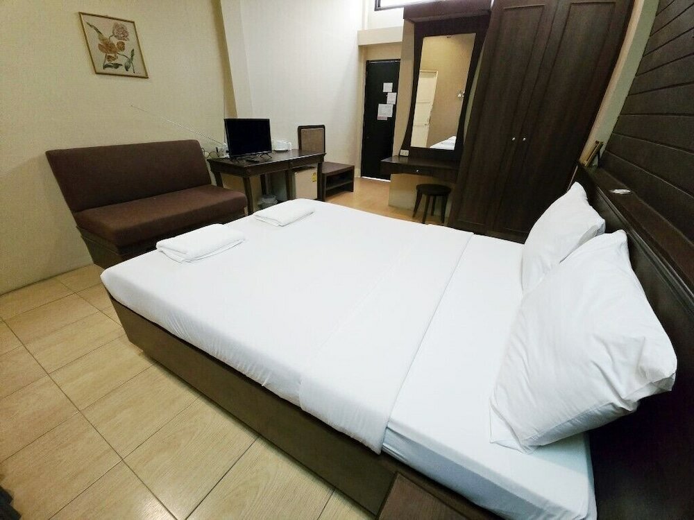 Фото Rajata Hotel