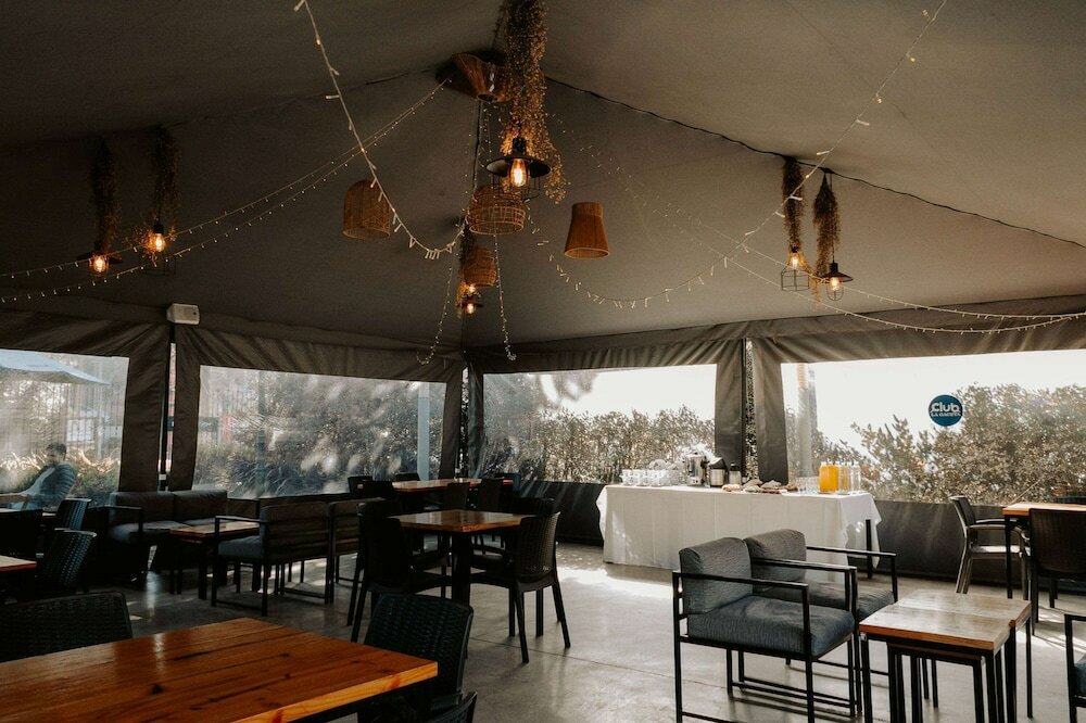 Фото Howard Johnson by Wyndham Yerba Buena