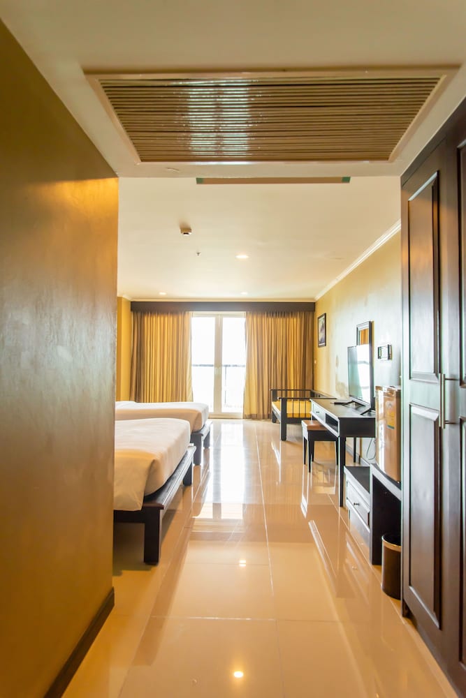 Фото Royal Phala Cliff Beach Resort and SPA