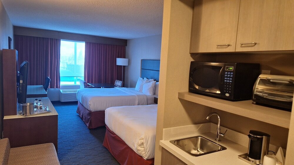 Фото Radisson Hotel & Suites Fort McMurray