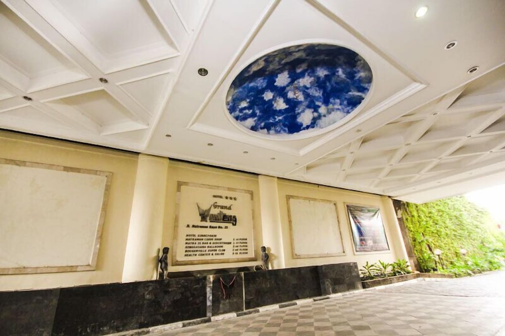 Фото Grand Menteng Hotel