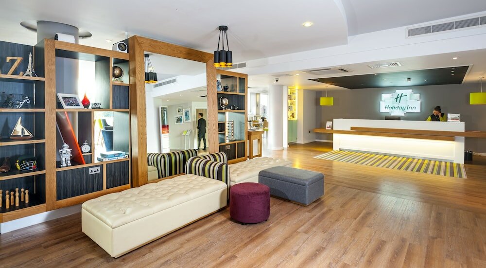 Фото Holiday Inn London - West, an Ihg Hotel