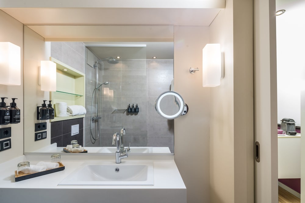 Фото Hotel Indigo - Dusseldorf - Victoriaplatz