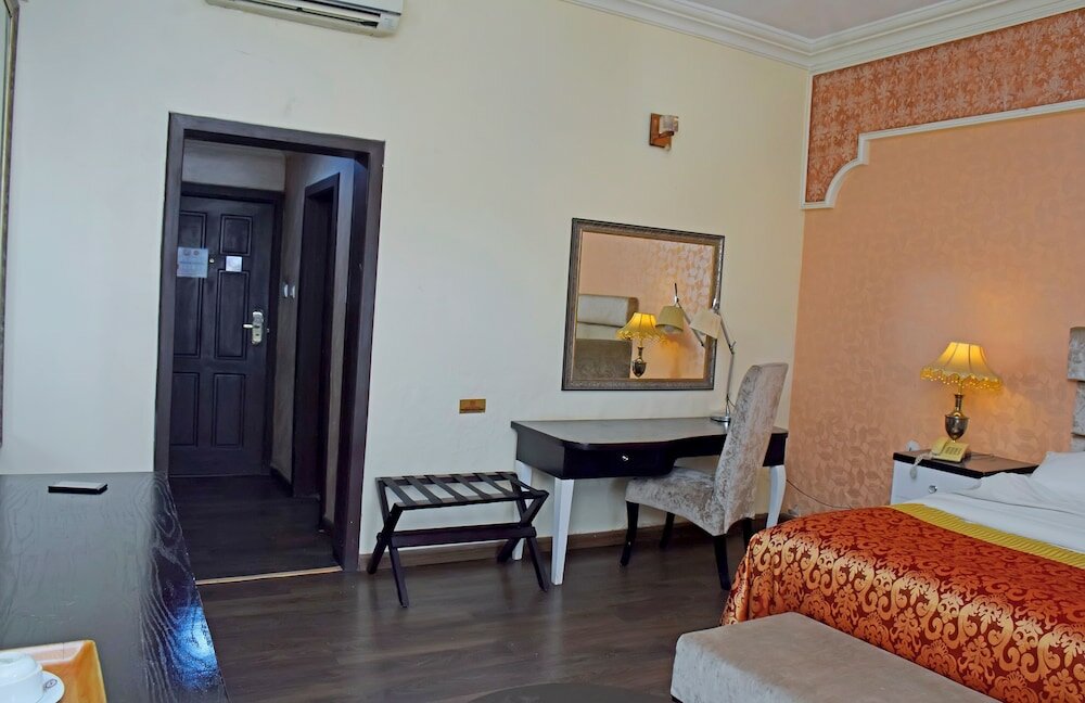 Фото Sandralia Hotel