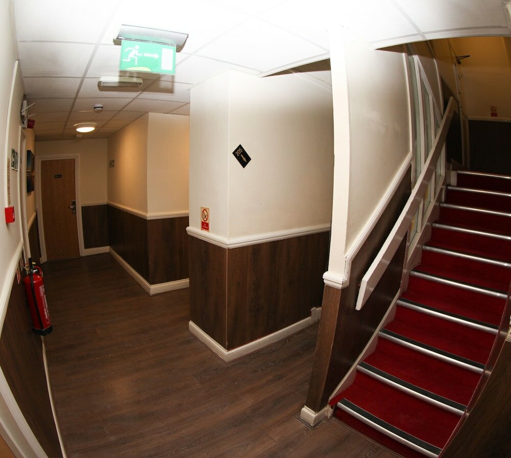 Фото Ascot Hyde Park Hotel