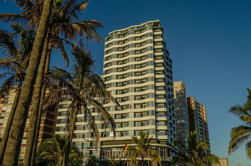 Фото The Blue Waters Hotel