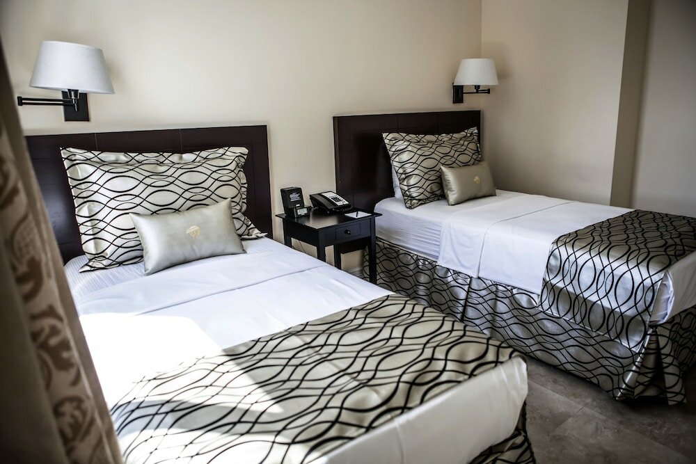 Фото The Mutiny Hotel