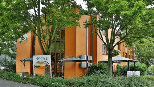 Внешний вид отеля Hotel Toskana в Висбадене, фото 1