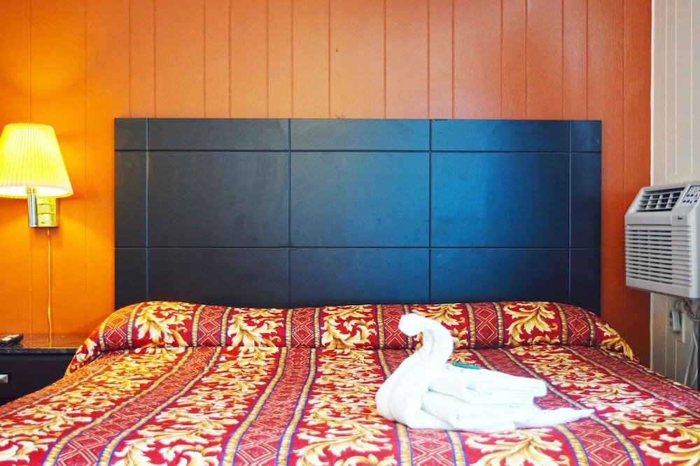 Фото Skyview Manor Motel