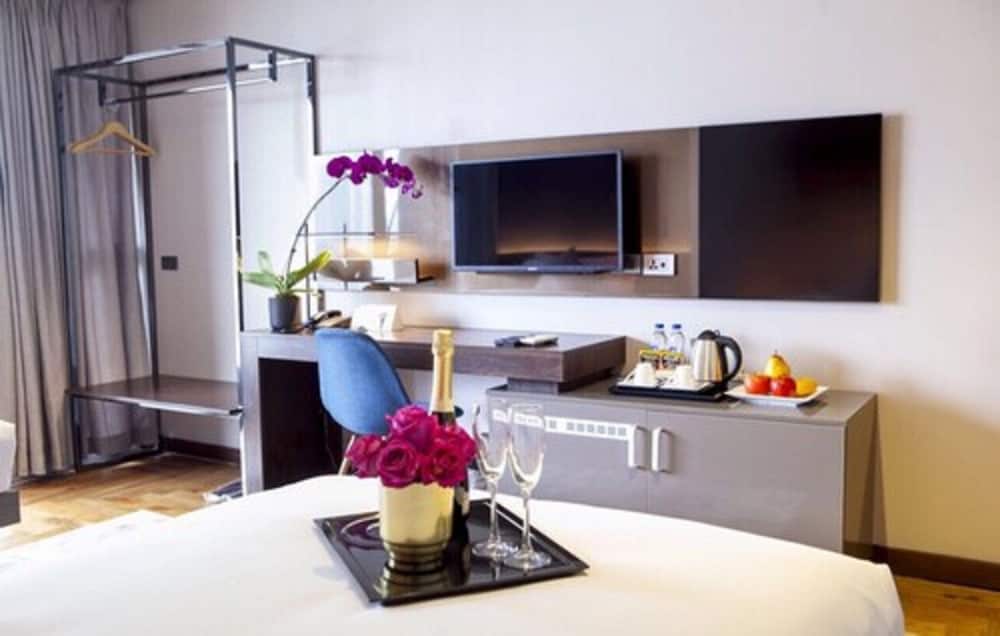 Фото Ramada Encore by Wyndham Makati