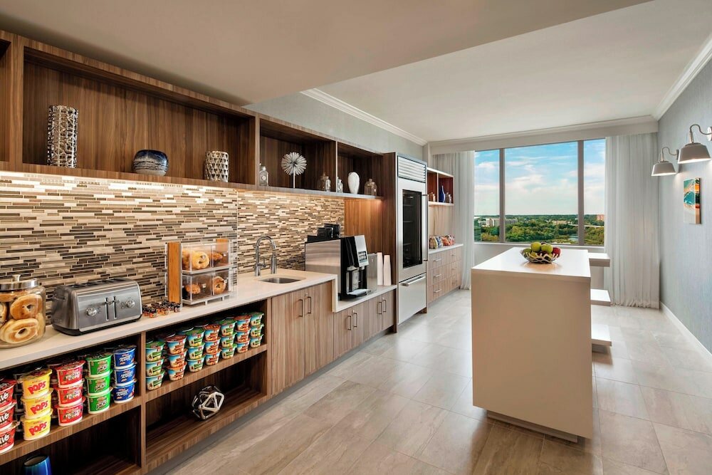 Фото Delta Hotels by Marriott Richmond Downtown