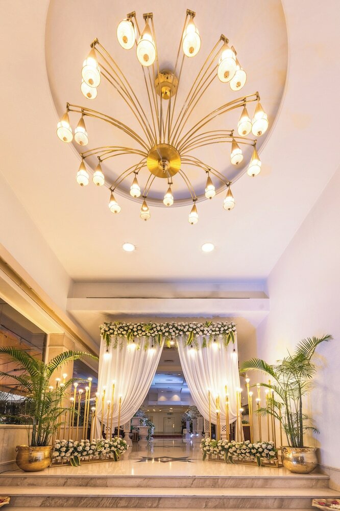 Фото Hotel Kohinoor Continental, Airport