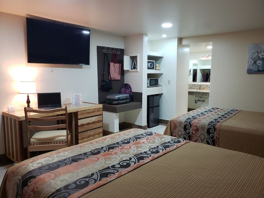 Фото Hotel La Villa de Zaragoza