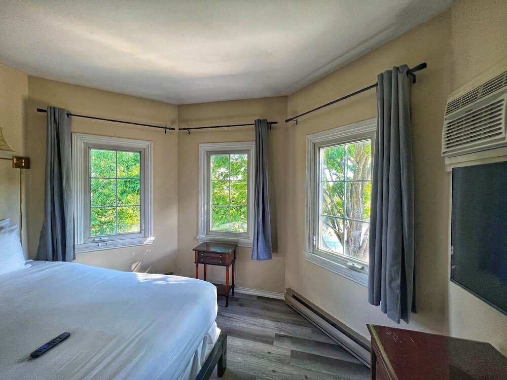 Фото Inn at the Falls