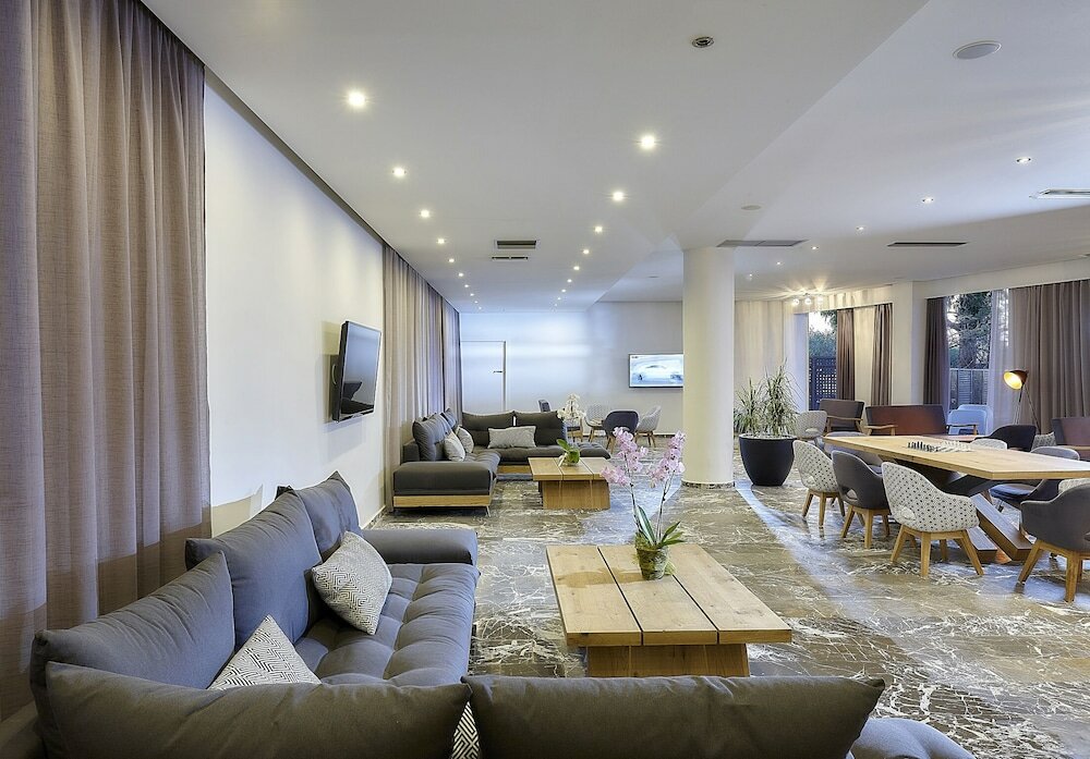 Фото Vasia Royal Hotel