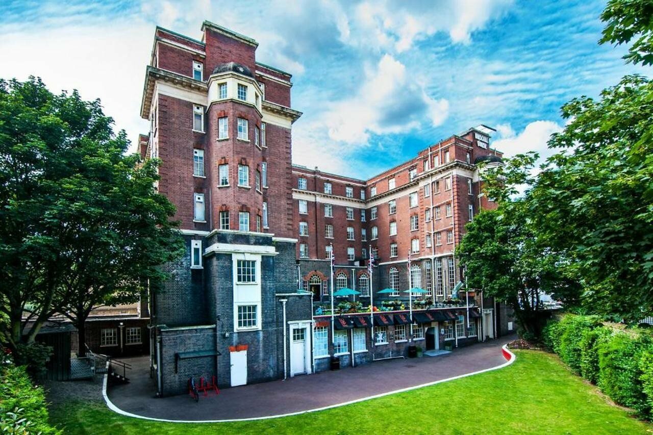 Фото отеля 1