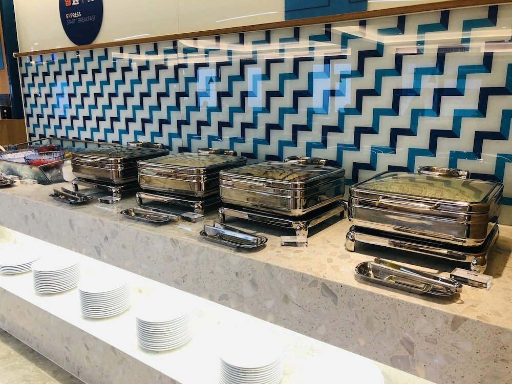 Фото Holiday Inn Express Chengdu North Railway Station