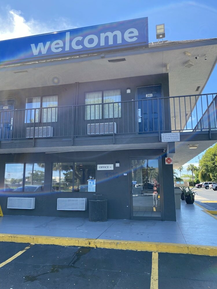 Фото Motel 6 Lantana, Fl