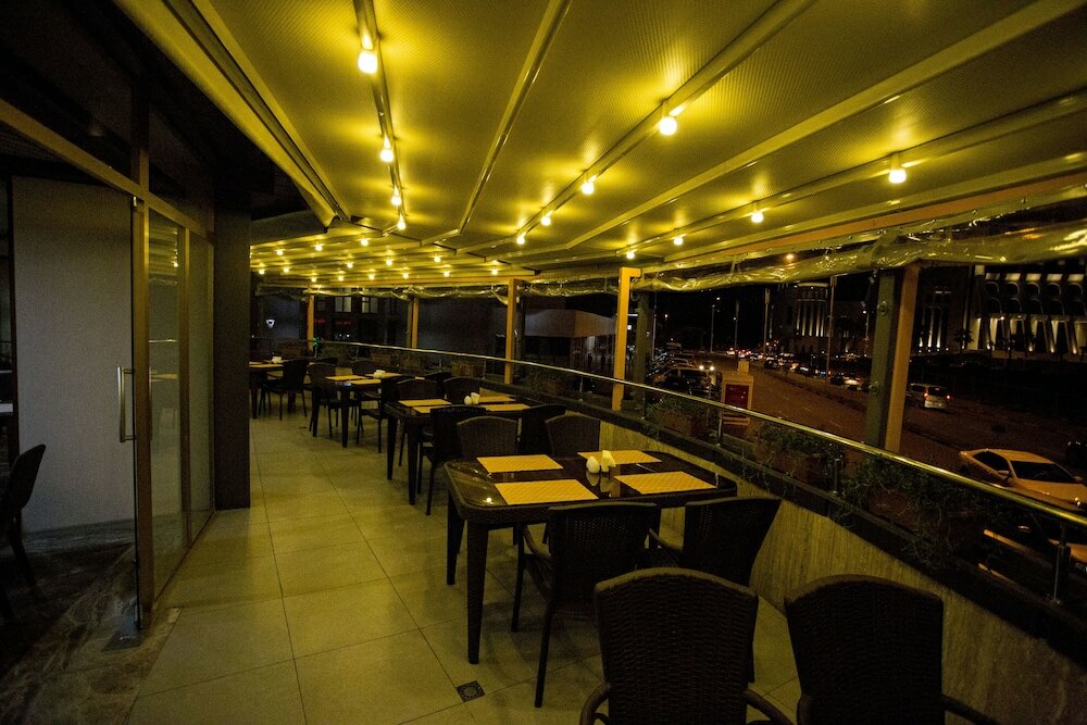 Фото Hotel Corner Inn