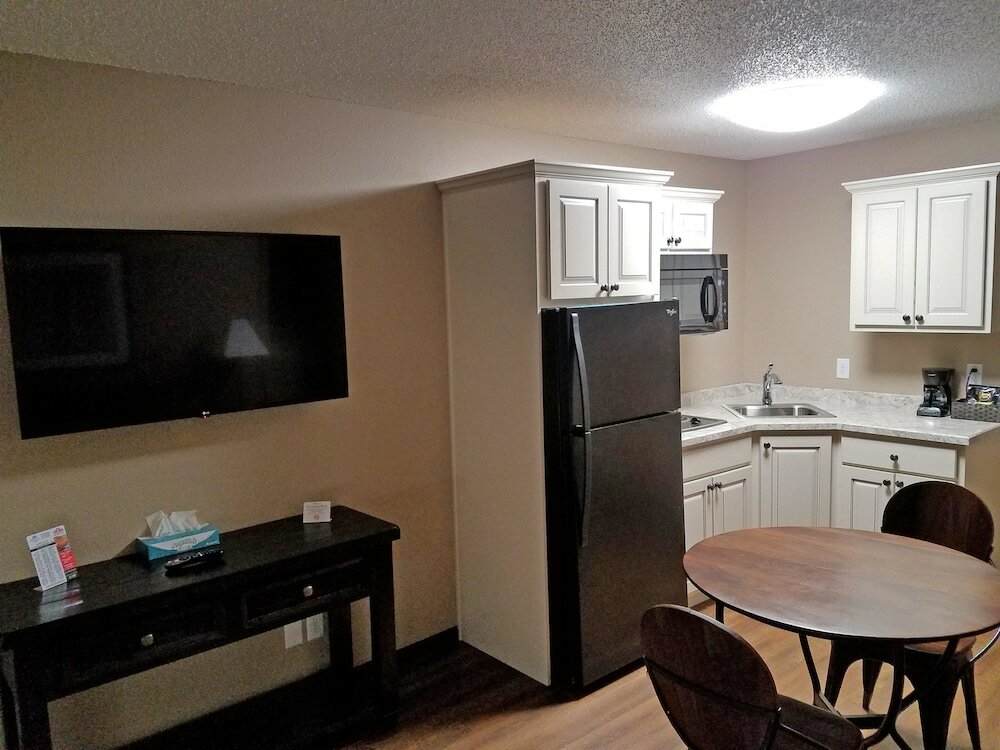 Фото Americas Best Value Inn & Suites Bismarck