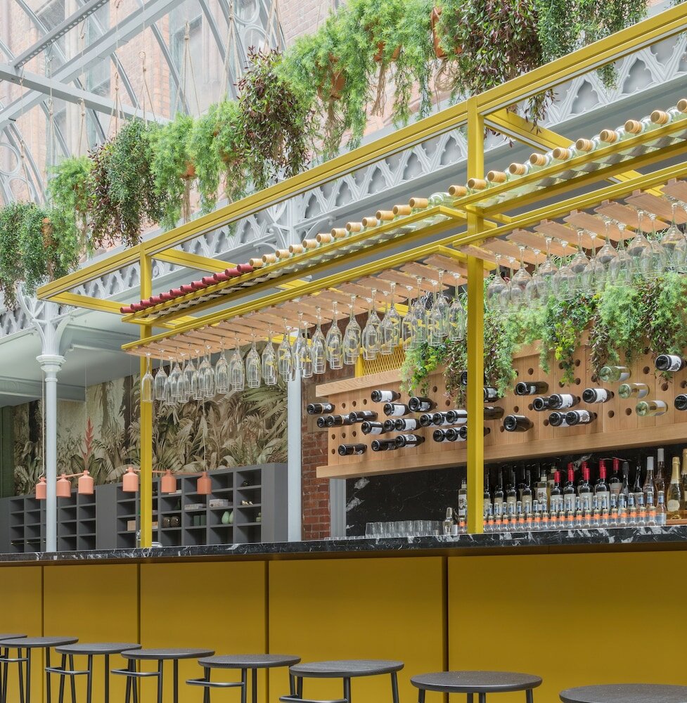 Фото Whitworth Locke