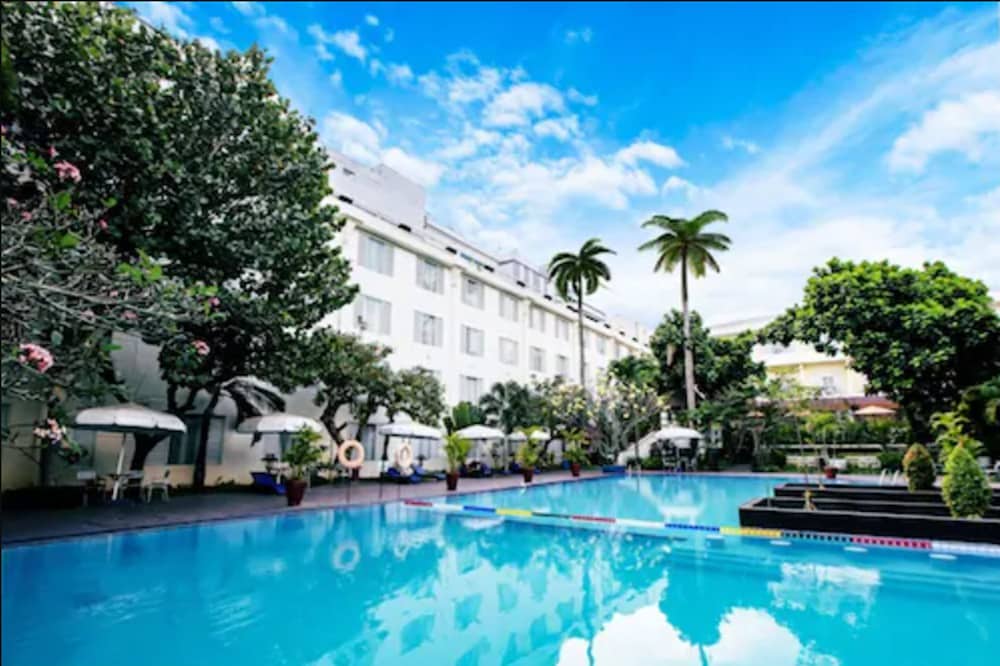 Фото Hotel New Saphir Yogyakarta